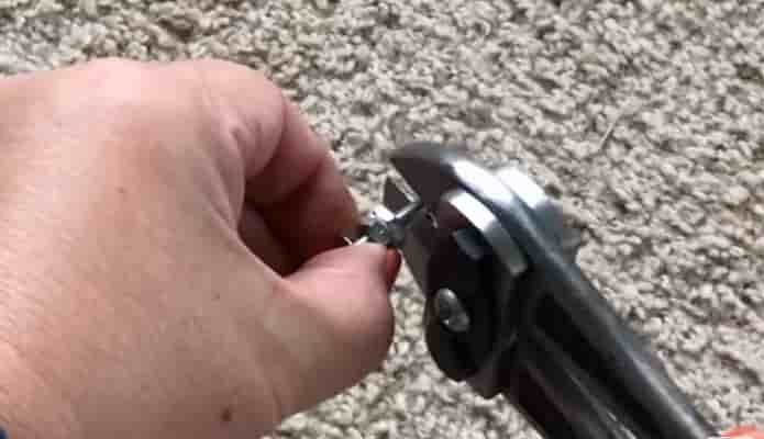 Fastest and Easiest Way to Cut a Screw