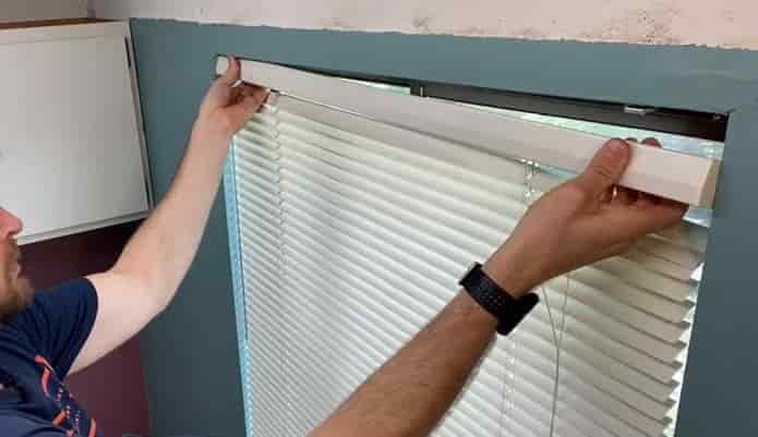 How to Take Down Levolor Blinds