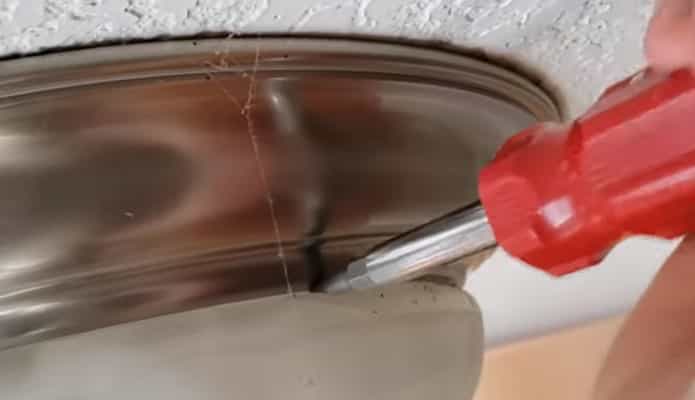 How to Take off Ceiling Light Cover