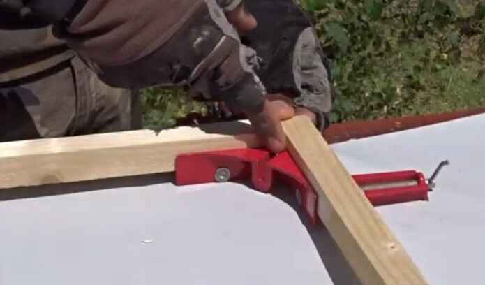 How to Clamp a 90 Degree Angle