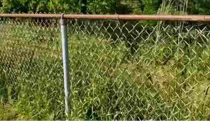 Tips for Painting a Chain Link Fence