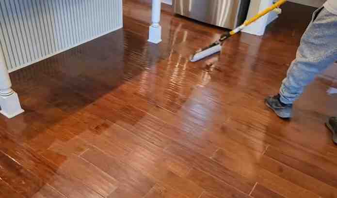 What type of finish can be applied to engineered hardwood