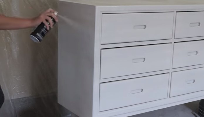 can you spray paint laminate furniture