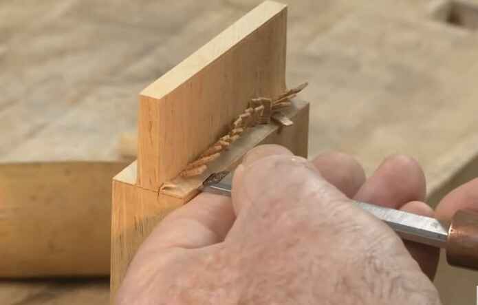 How do you use a bench chisel