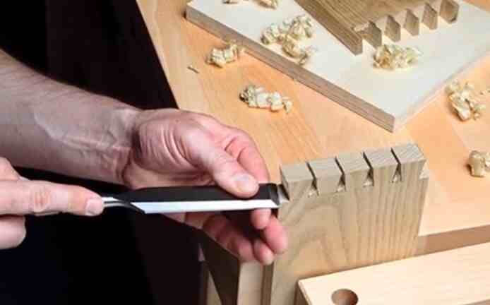 How does a dovetail chisel work
