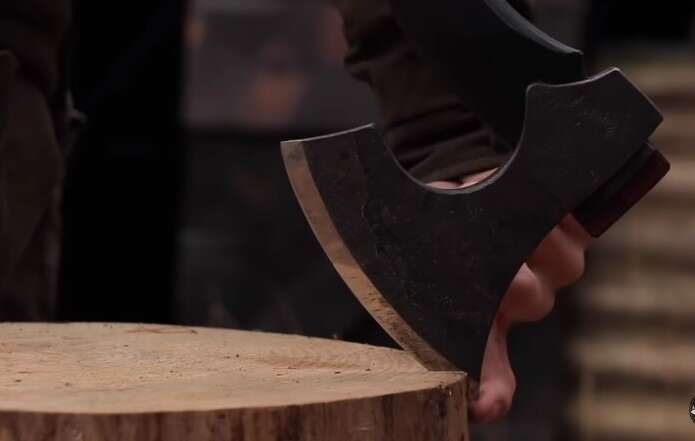 Tips for using a hatchet